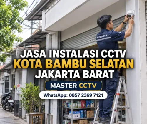 Teknisi Master CCTV memasang kamera CCTV turret di depan usaha rumahan untuk jasa instalasi CCTV Kota Bambu Selatan Jakarta Barat.